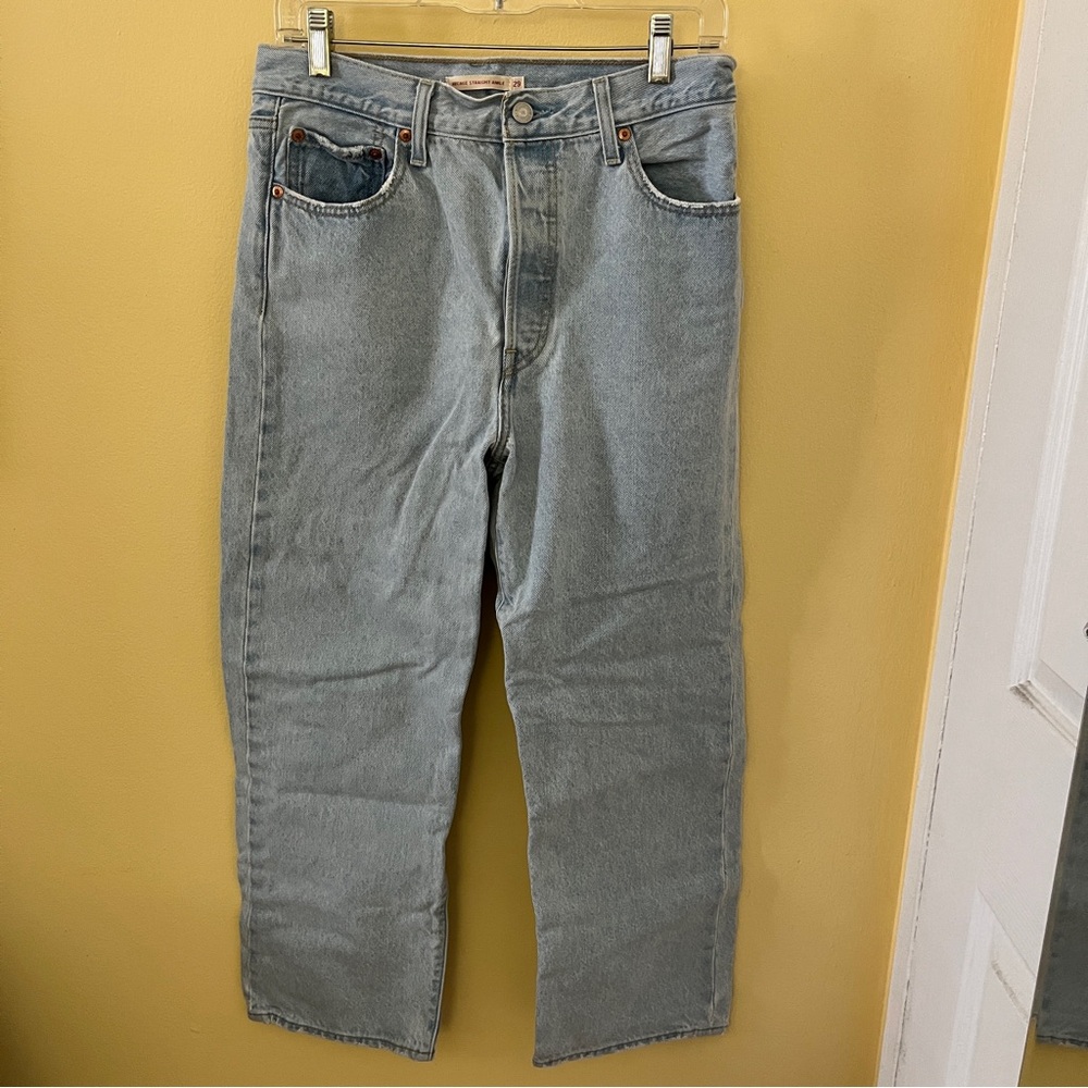Levi’s rib cage straight ankle jeans 29